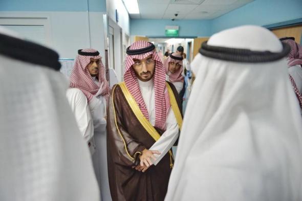 نائب أمير مكة يطمئن على حالة خفاجي الصحية
