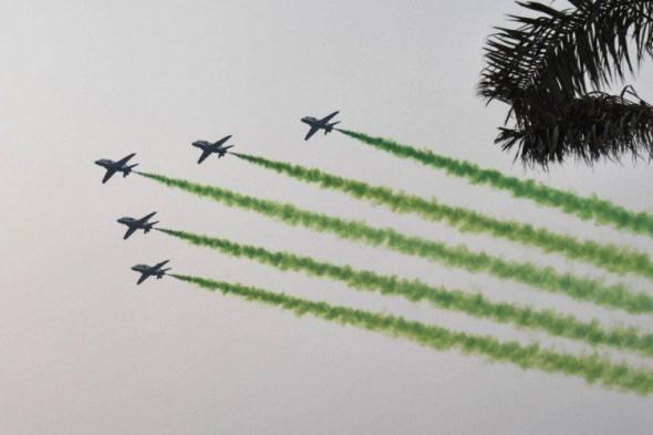السعودية | القوات الجوية تنفذ عروضاً جوية في سماء جدة احتفالاً باليوم الوطني 88